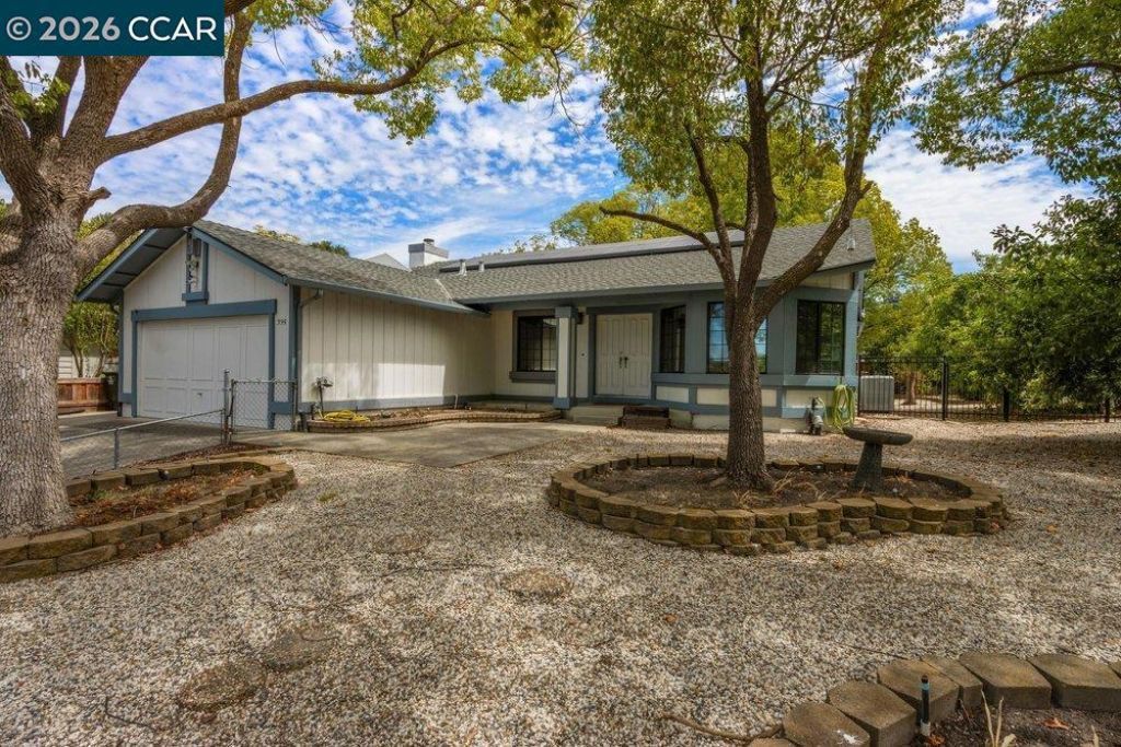 395 Marti Marie Dr, Martinez, CA 94553 Main Photo