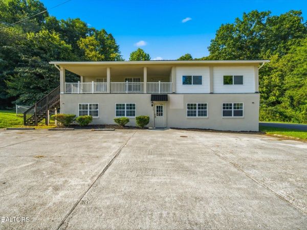 607 Old Tacora Hills Rd, Clinton, TN 37716