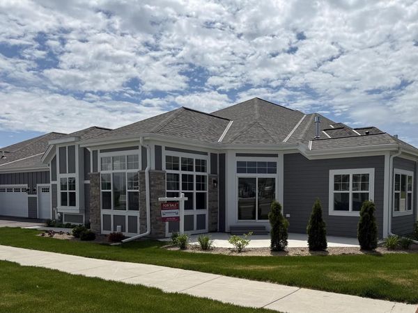 904 S Verona CIRCLE, Unit 38, Grafton, WI 53024