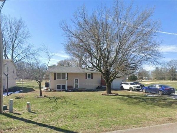 446 Thompson Street, Brookfield, MO 64628