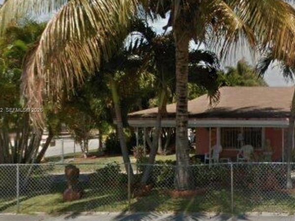 3205 W 14th Ave , Hialeah, FL 33012