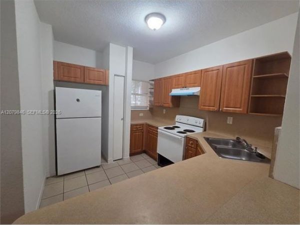 875 SW 6th Pl , Florida City, FL 33034