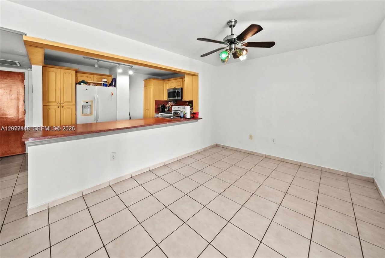 6450 Collins Ave, Unit 205, Miami Beach, FL 33141 Photo
