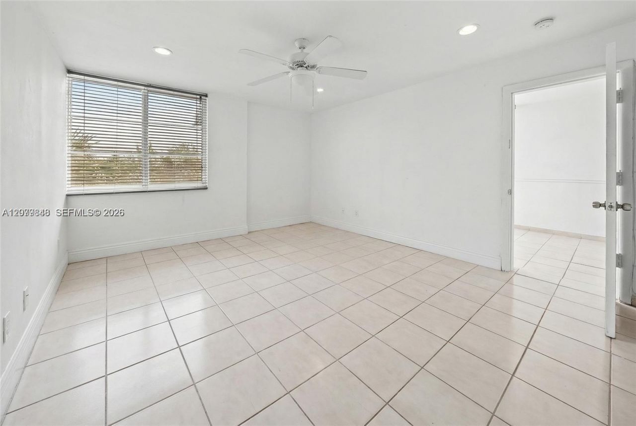 6450 Collins Ave, Unit 205, Miami Beach, FL 33141 Photo