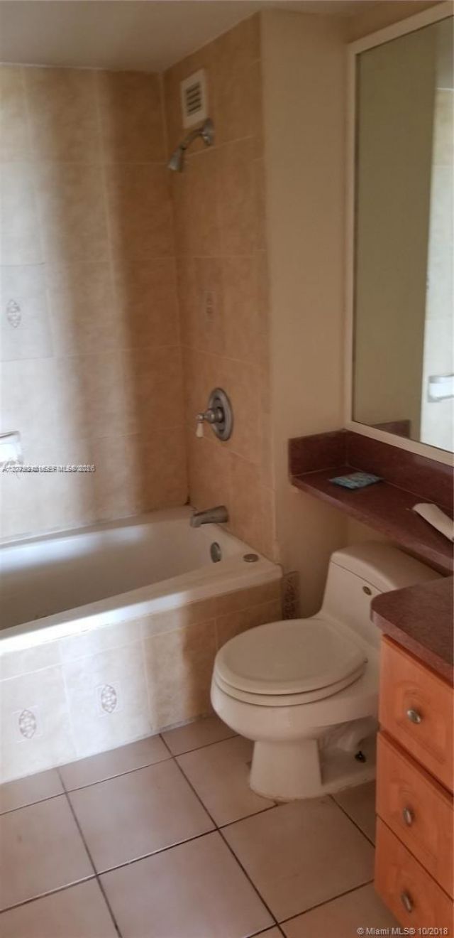 6450 Collins Ave, Unit 205, Miami Beach, FL 33141 Photo