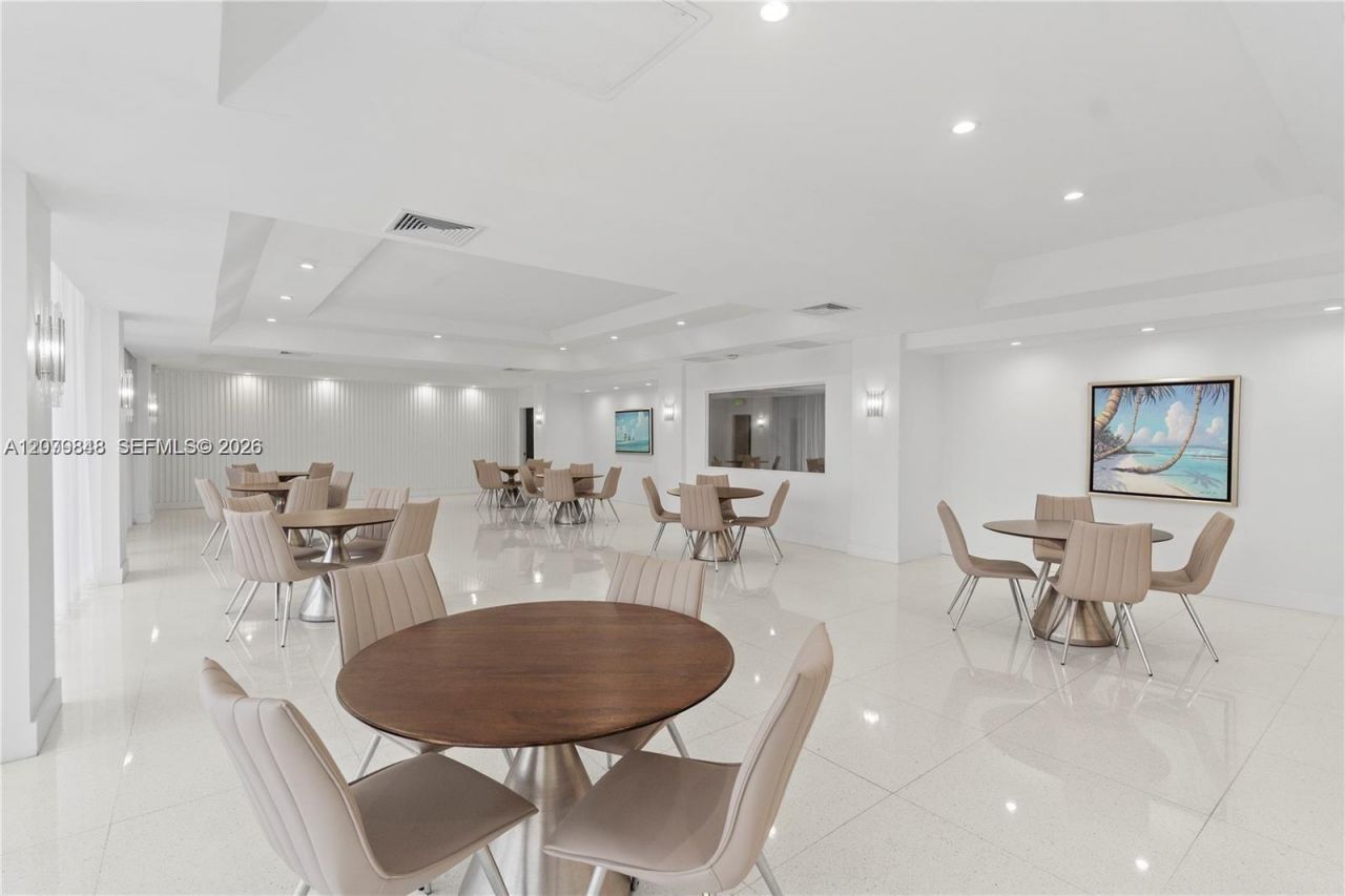 6450 Collins Ave, Unit 205, Miami Beach, FL 33141 Photo