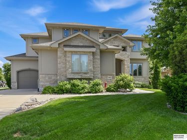 19903 Logan Circle, Omaha, NE 68130