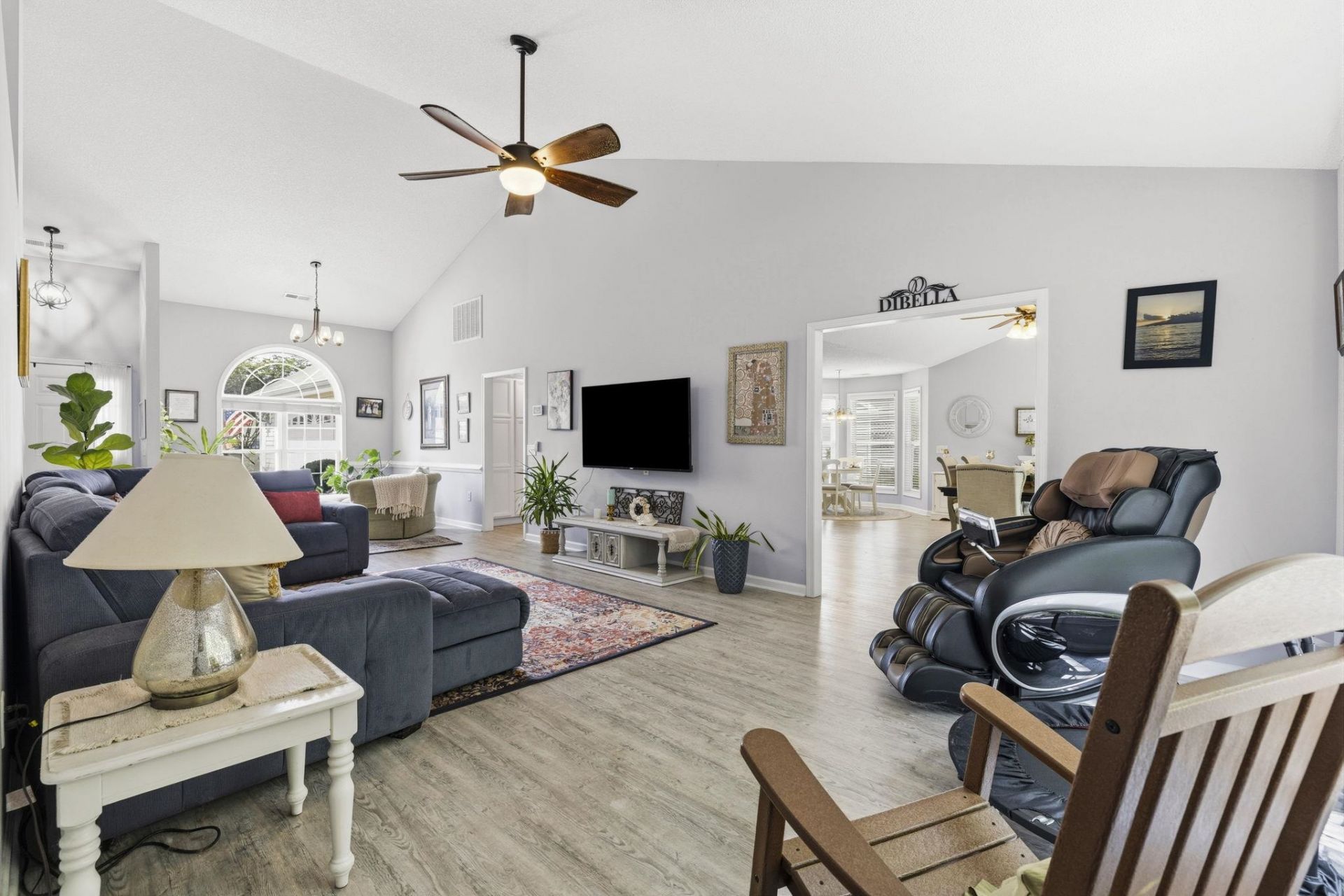 216 Collins Glen Dr. Photo 10