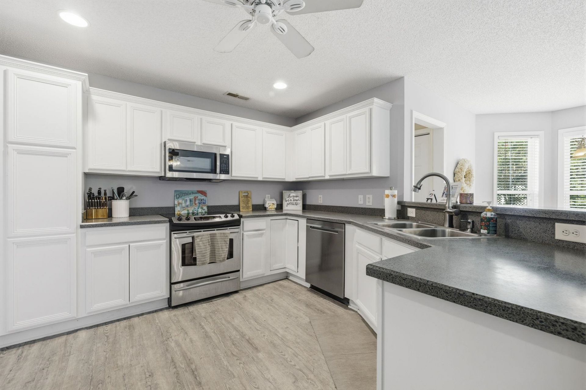 216 Collins Glen Dr. Photo 14