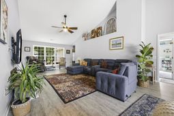216 Collins Glen Dr. photo 4