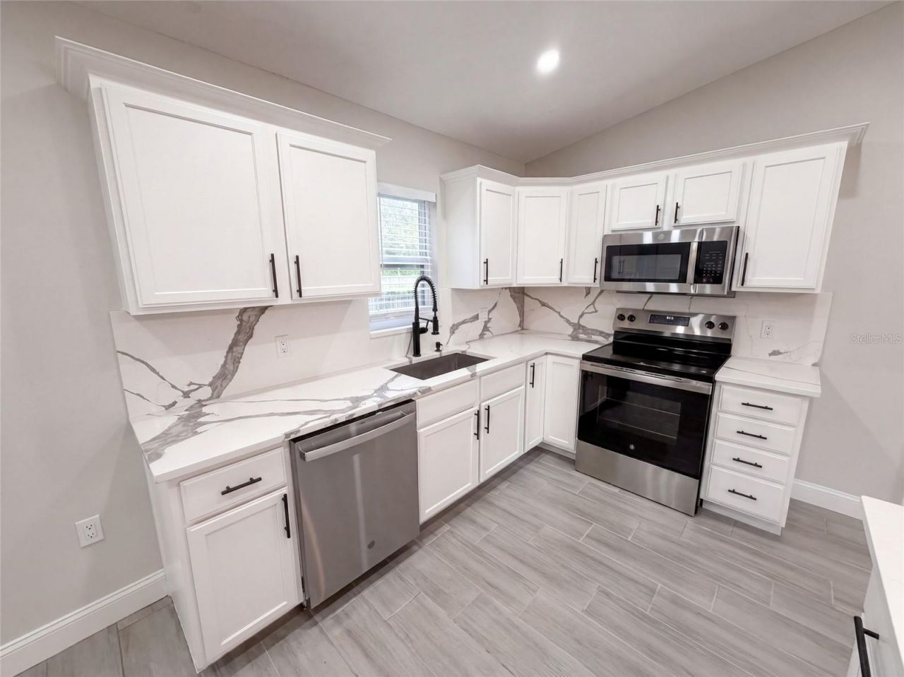 8165 Ridge Road , Weeki Wachee, FL 34613 Photo