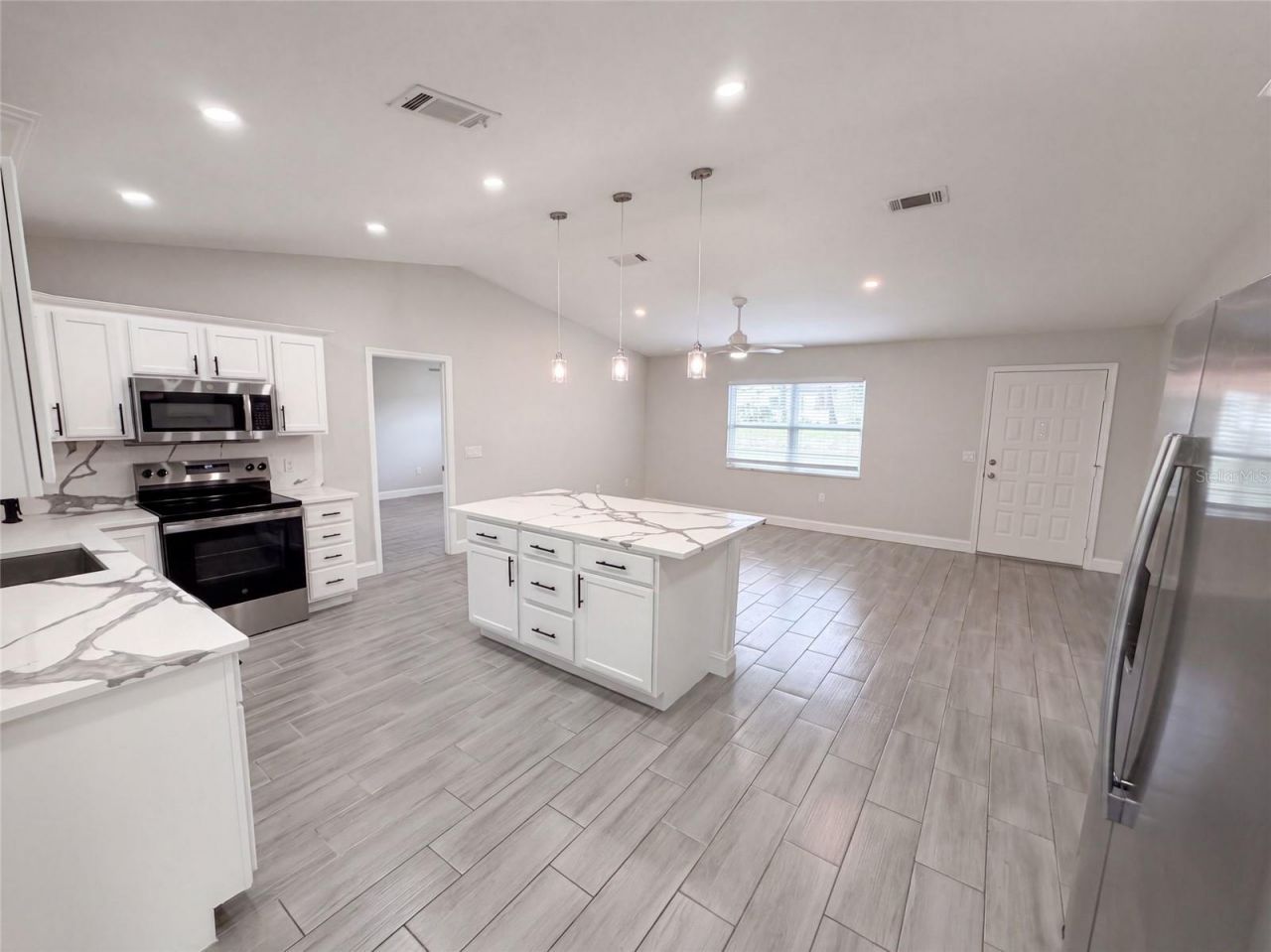 8165 Ridge Road , Weeki Wachee, FL 34613 Photo