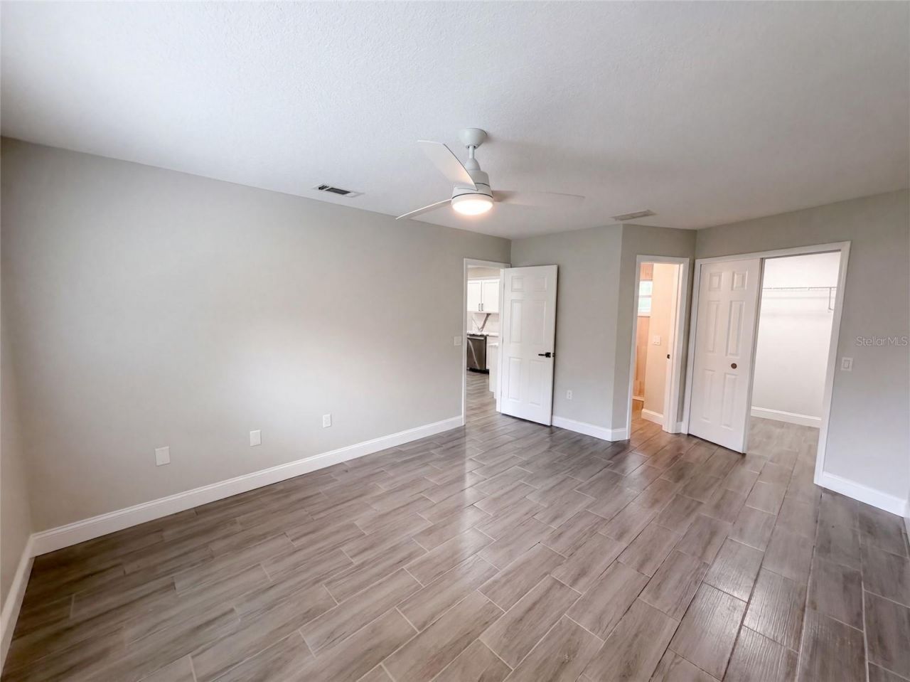8165 Ridge Road , Weeki Wachee, FL 34613 Photo