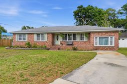 1246 Honeysuckle Lane photo 4