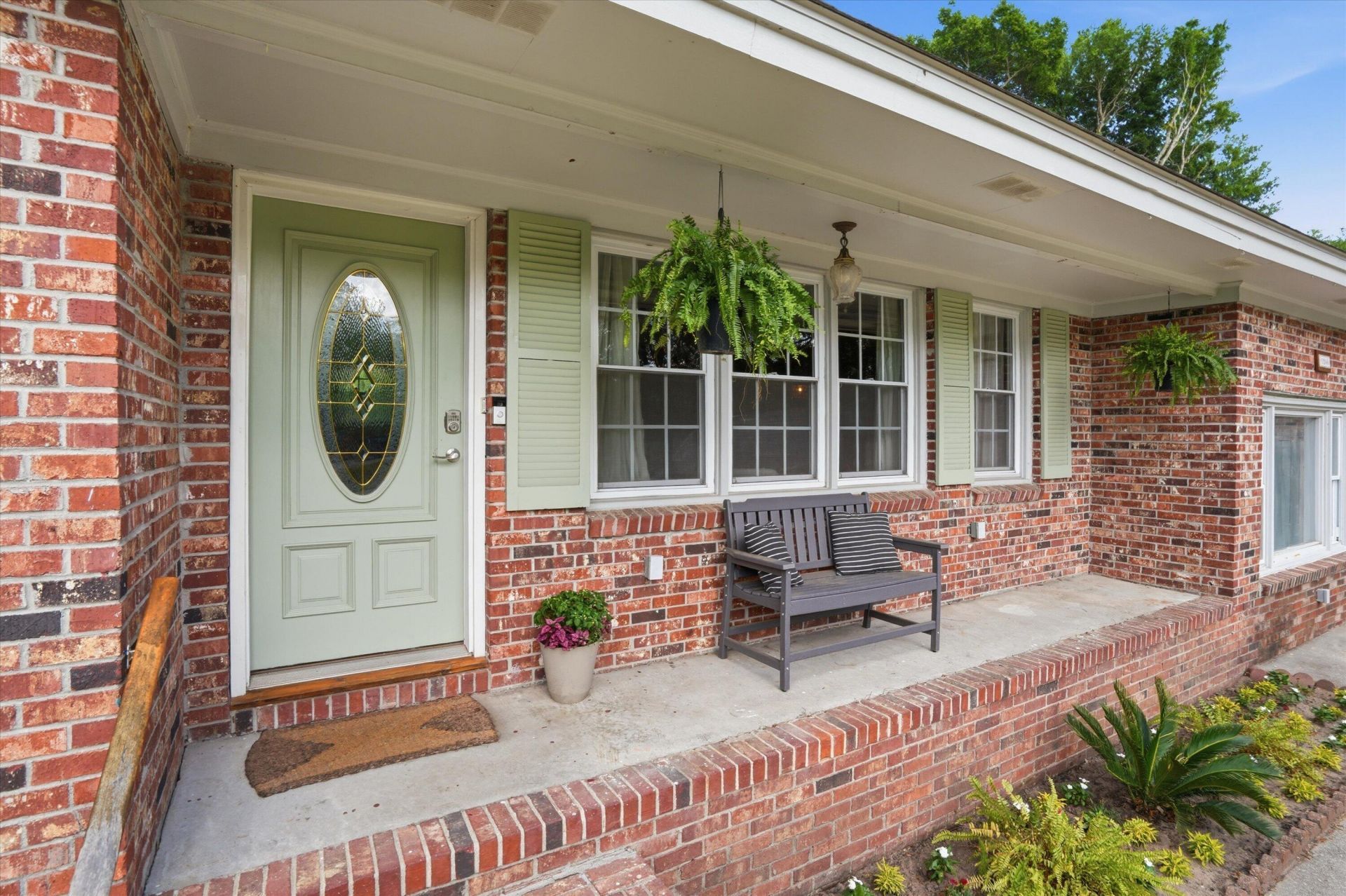 1246 Honeysuckle Lane Photo 5