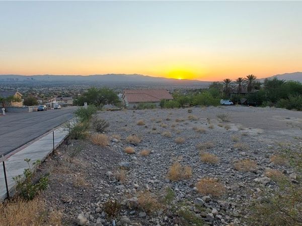 Linden , Las Vegas, NV 89110