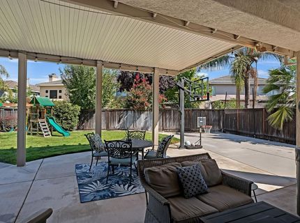 9489 Rossport Way, Elk Grove, CA 95624 Photo