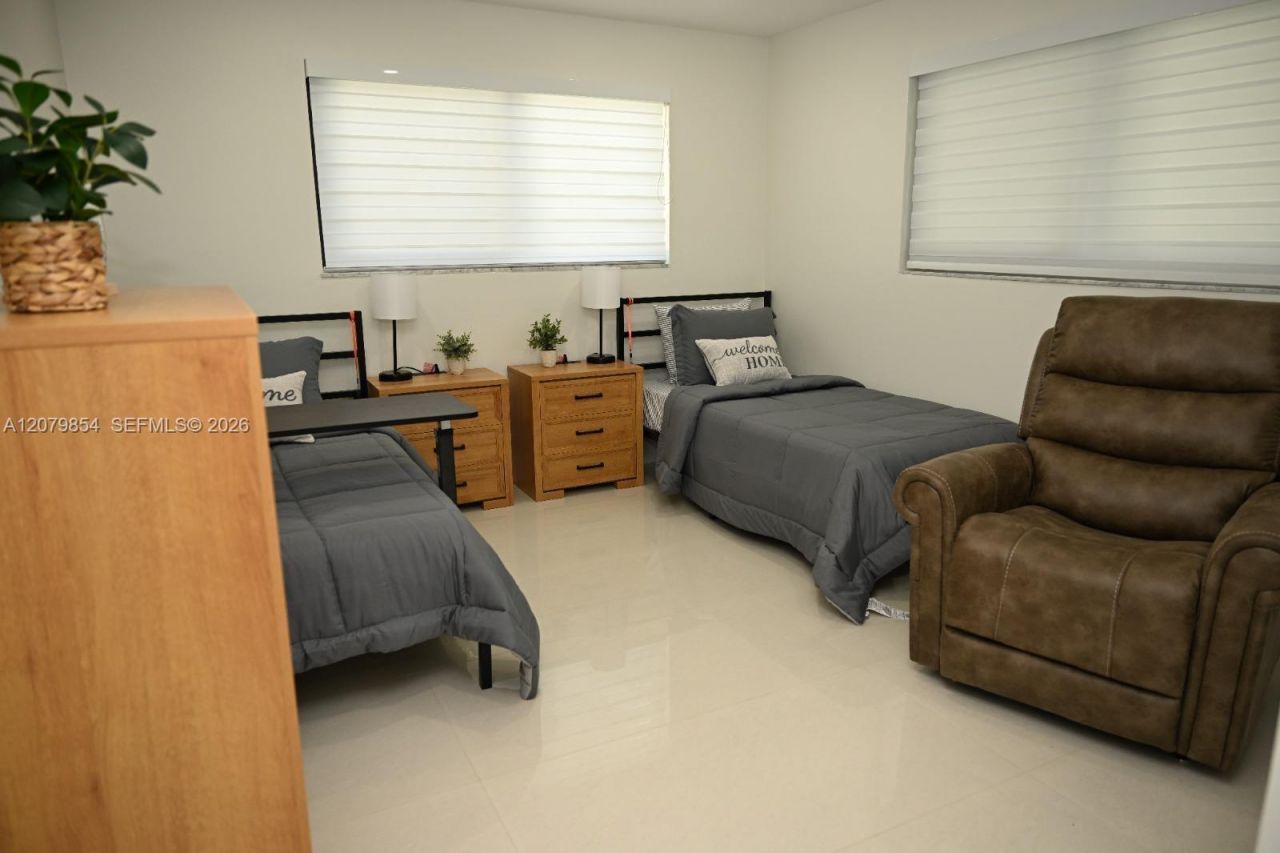 850 W 51st Pl , Hialeah, FL 33012 Photo