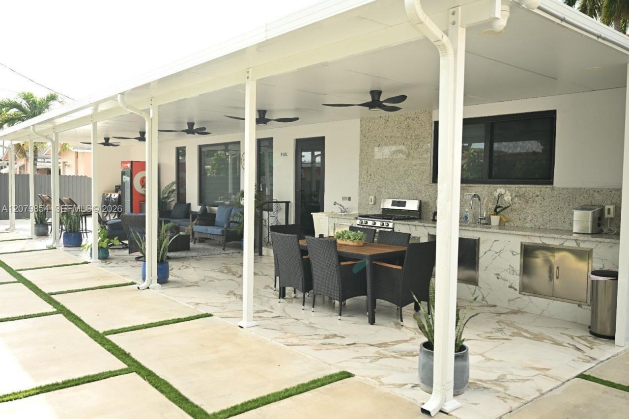 850 W 51st Pl , Hialeah, FL 33012 Photo