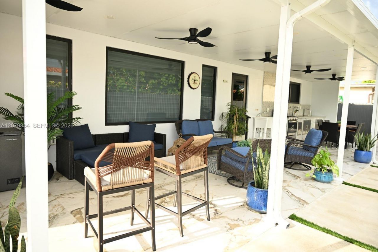 850 W 51st Pl , Hialeah, FL 33012 Photo