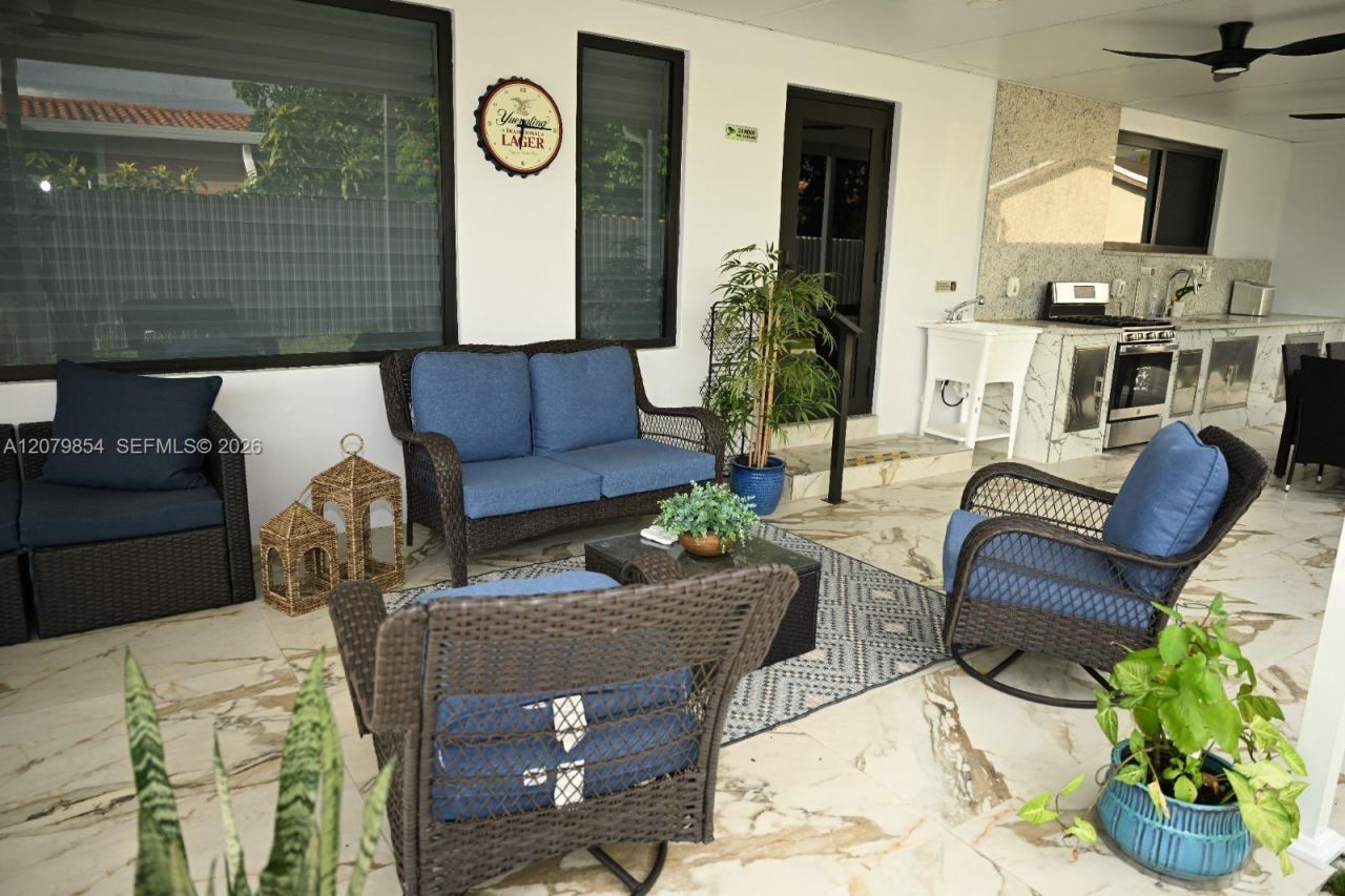 850 W 51st Pl , Hialeah, FL 33012 Photo
