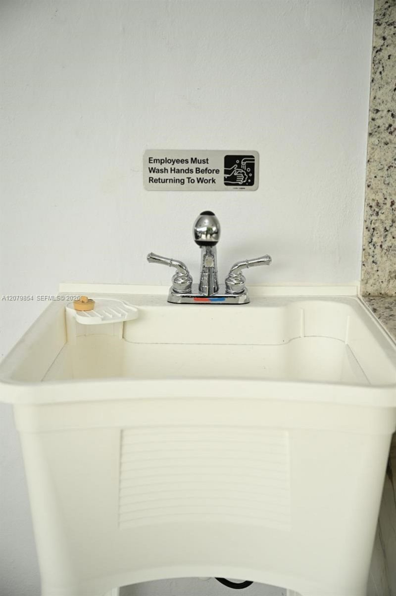 850 W 51st Pl , Hialeah, FL 33012 Photo