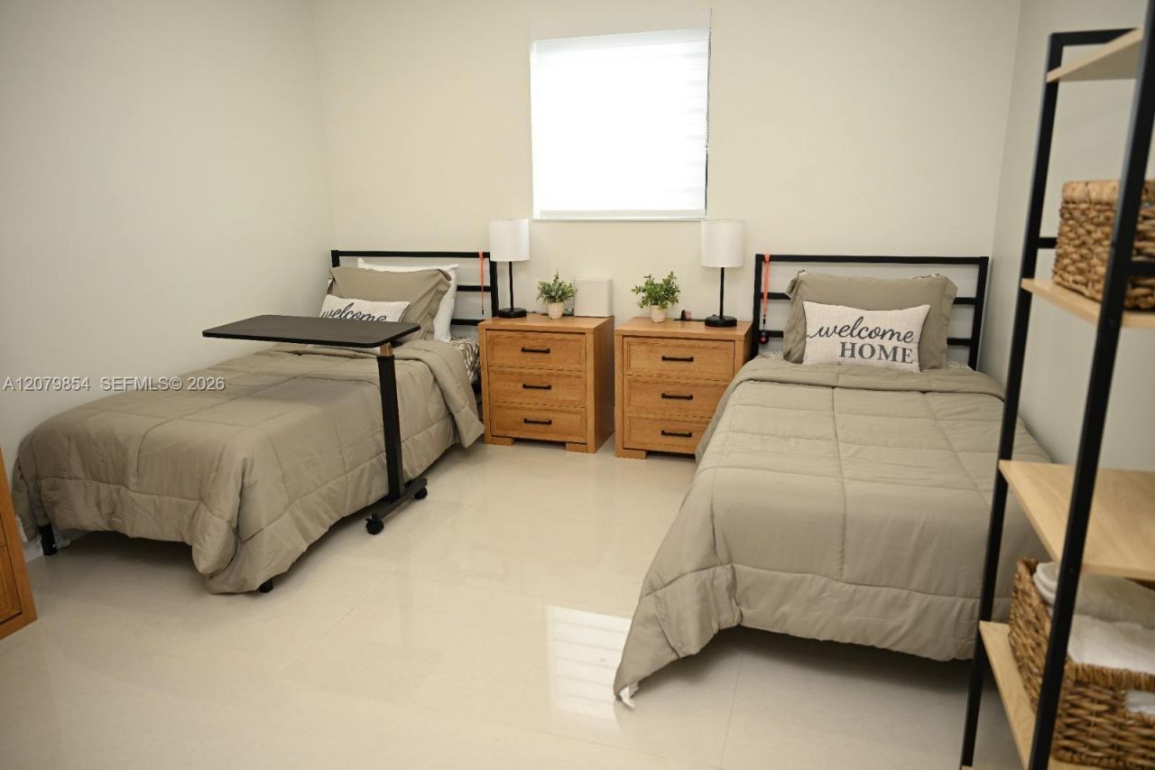 850 W 51st Pl , Hialeah, FL 33012 Photo