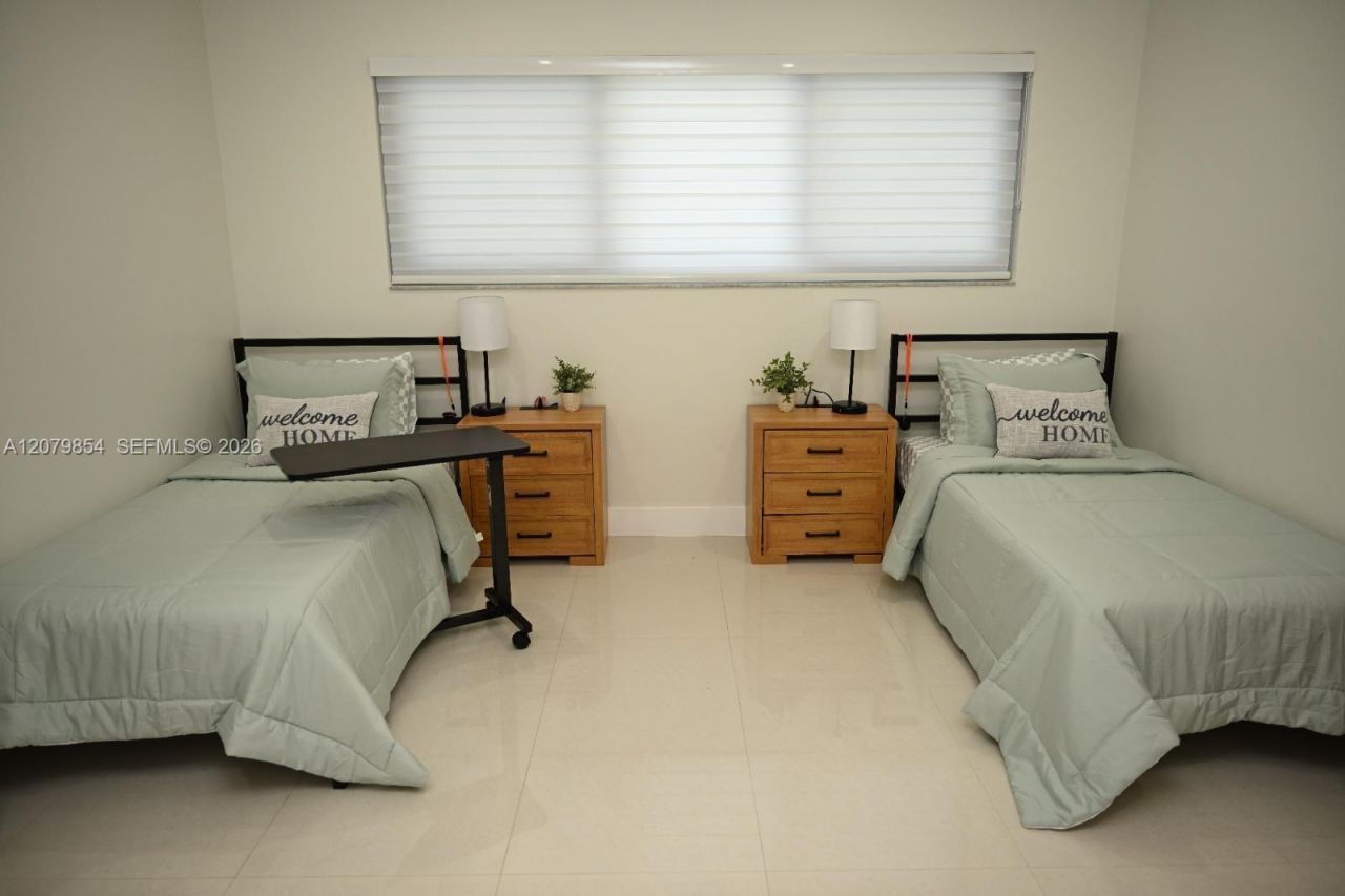 850 W 51st Pl , Hialeah, FL 33012 Photo