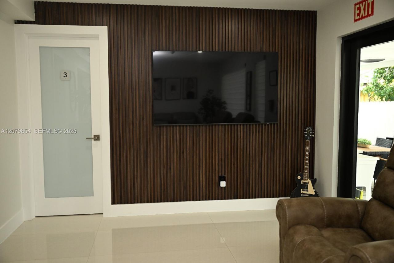850 W 51st Pl , Hialeah, FL 33012 Photo
