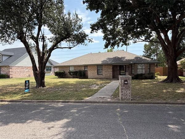 3805 Sunhill Drive, Greenville, TX 75402
