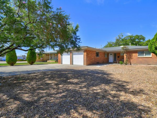 705 Truman Street NE, Albuquerque, NM 87110