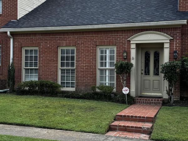 3 Village Green Circle, Jackson, MS 39211