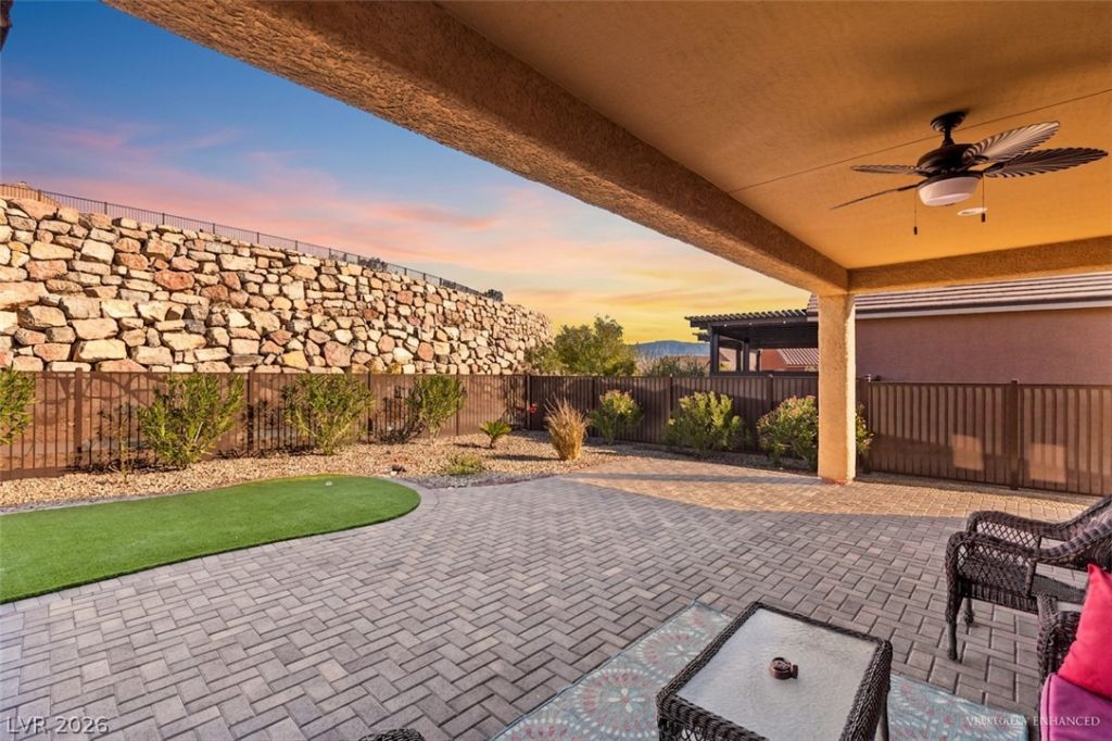 988 Majestic View, Mesquite, NV 89034 Main Photo