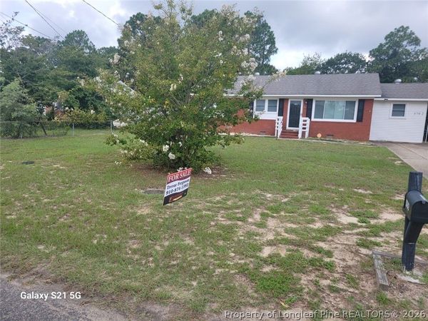 5762 Dove Drive, Hope Mills, NC 28348