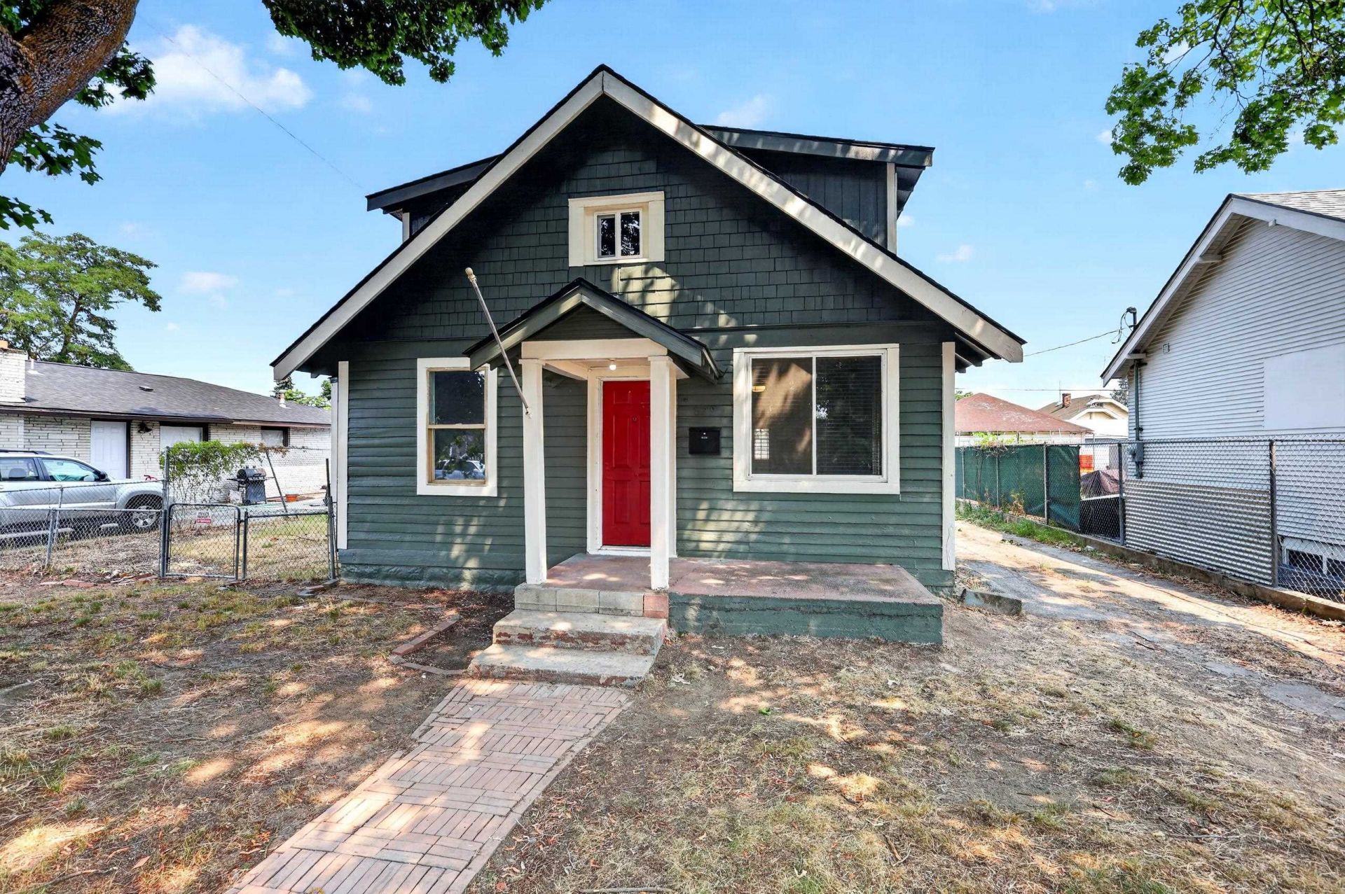 829 Crown Ave primary photo