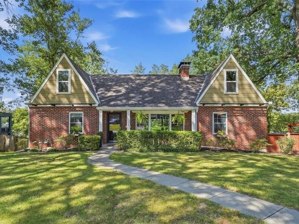 928 E Drumm Circle, Independence, MO 64055