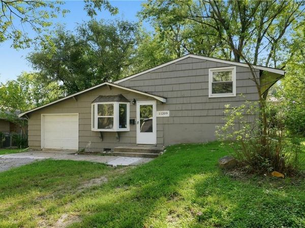 11209 Marsh Avenue, Kansas City, MO 64134
