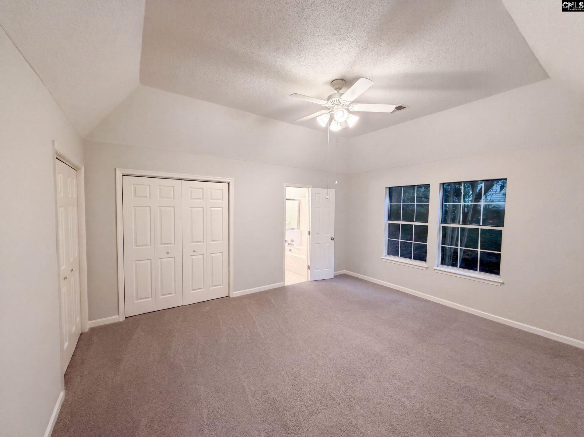 13 Stanford Ridge Court  Photo 4