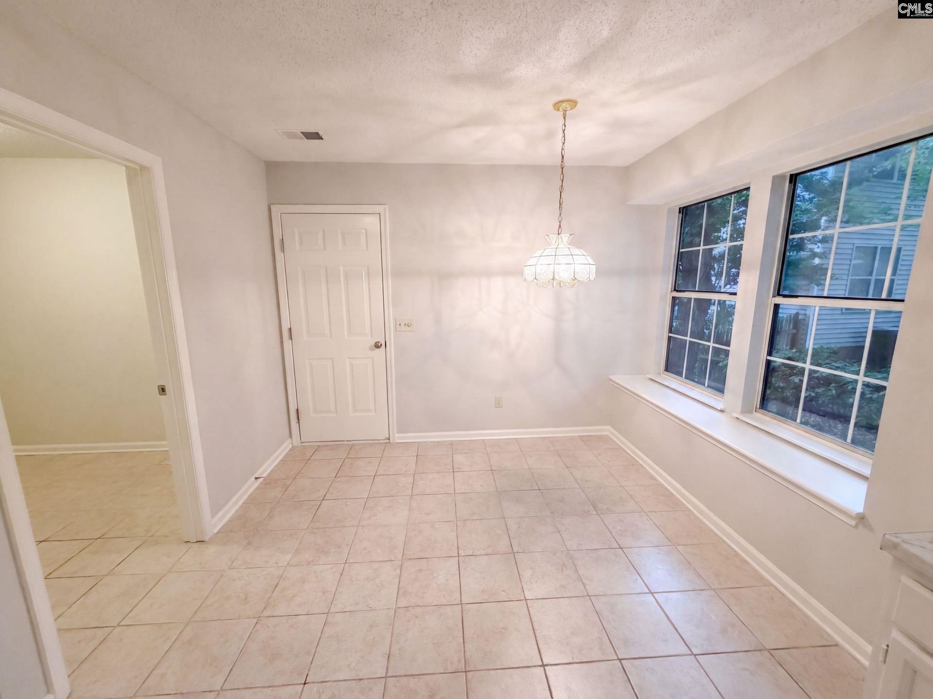 13 Stanford Ridge Court  Photo 6