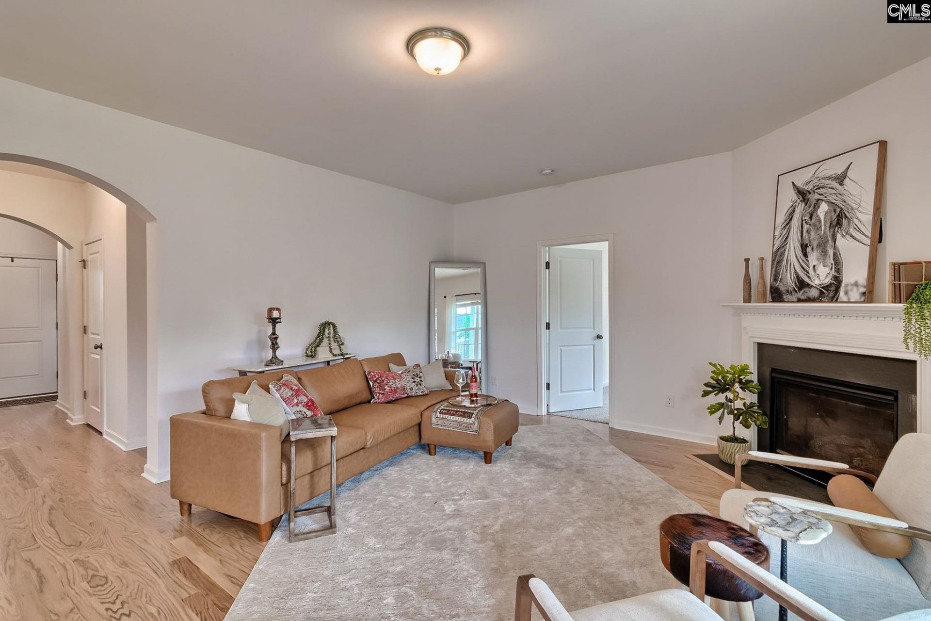 1127 Portrait Hill Drive  Photo 6
