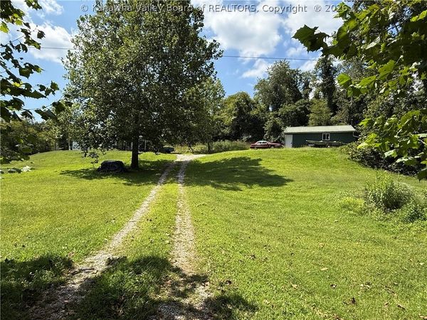 458 Pine Grove Chapel Road, Leon, WV 25123