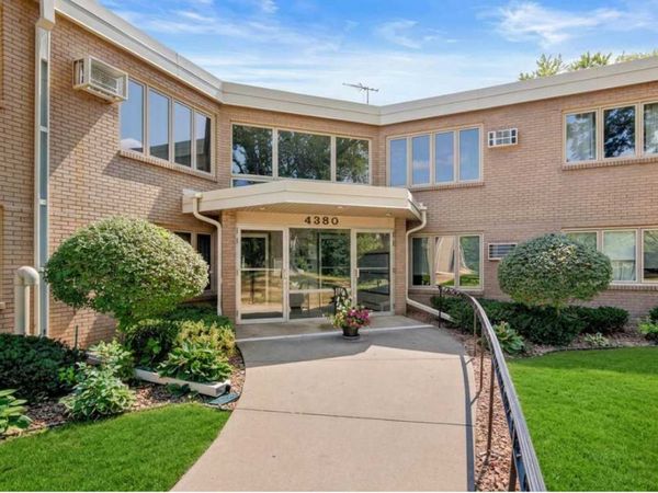 4380 Brookside Court, Unit 213, Edina, MN 55436