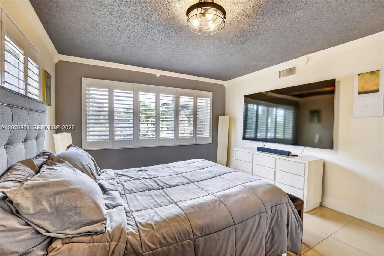 8941 S Hollybrook Blvd , Unit 205, Pembroke Pines, FL 33025 Photo