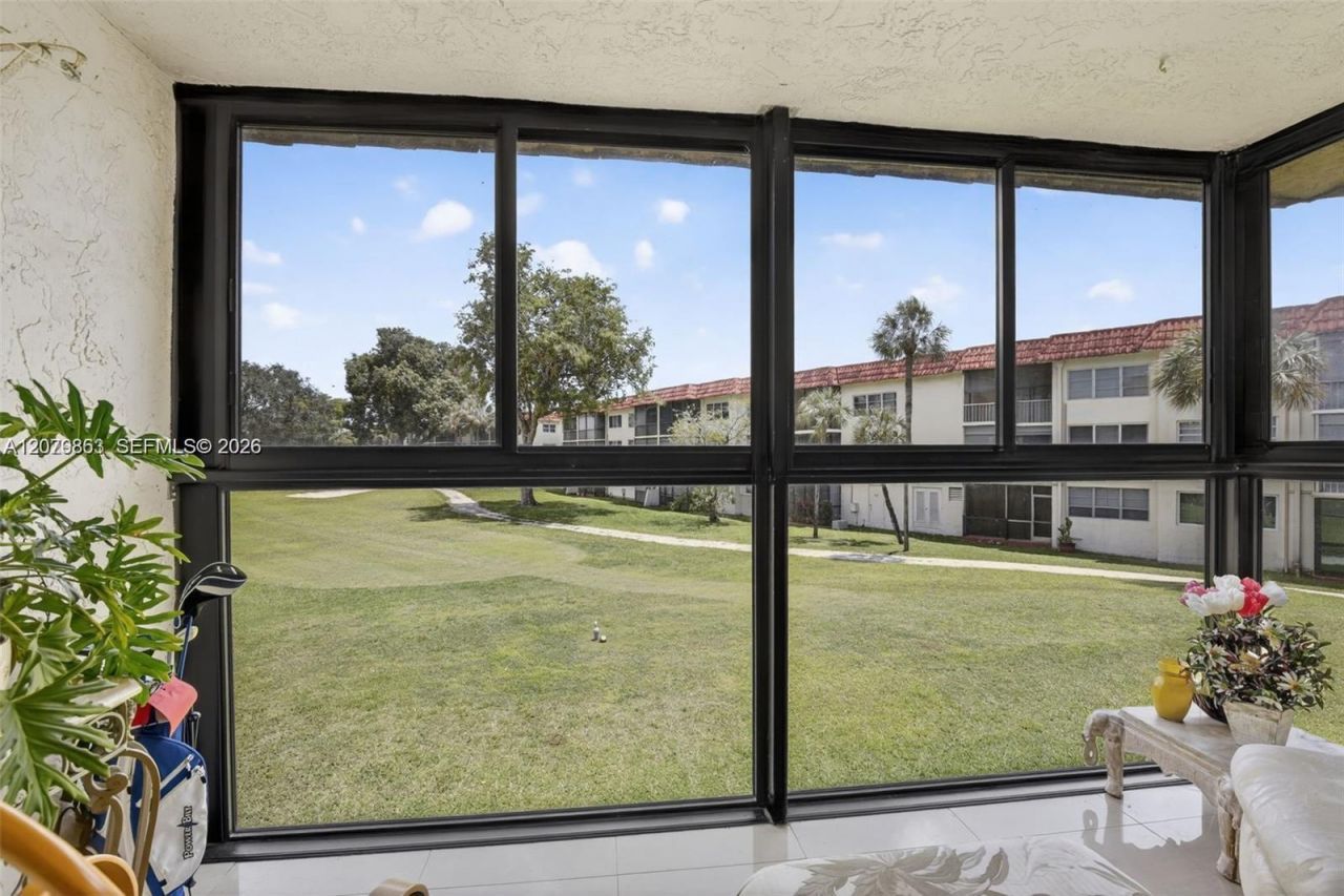 8941 S Hollybrook Blvd , Unit 205, Pembroke Pines, FL 33025 Photo