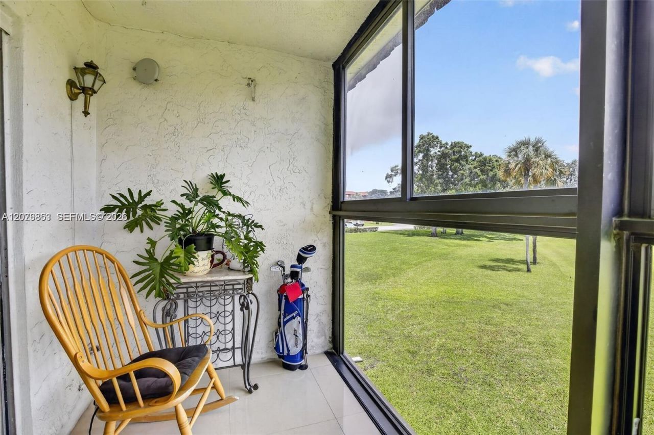 8941 S Hollybrook Blvd , Unit 205, Pembroke Pines, FL 33025 Photo