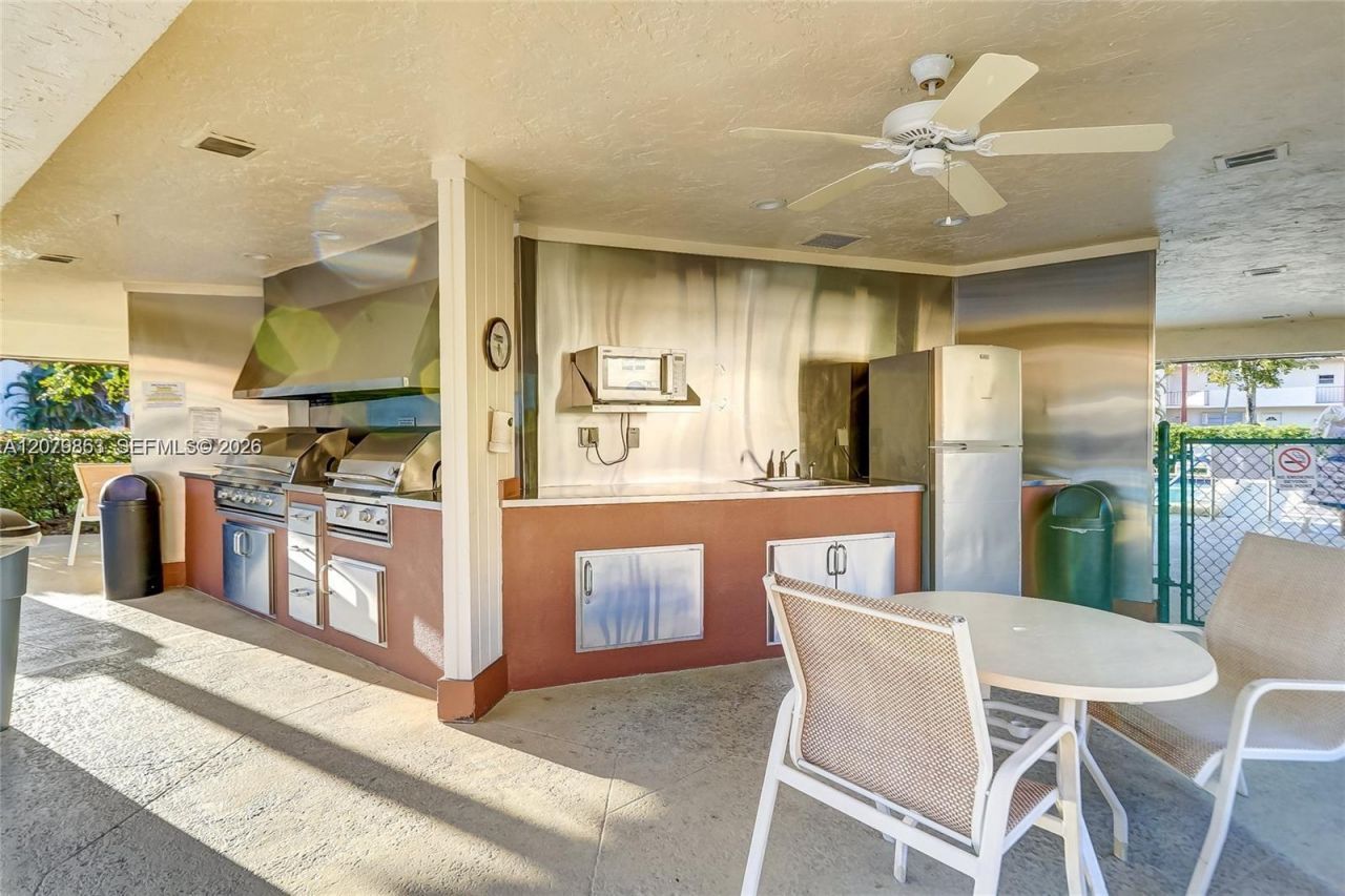 8941 S Hollybrook Blvd , Unit 205, Pembroke Pines, FL 33025 Photo