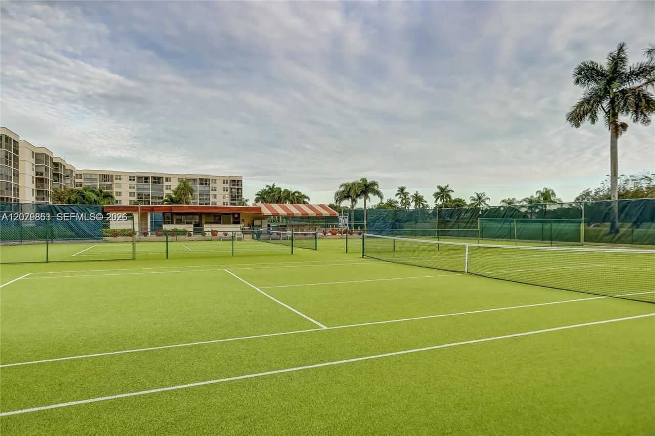 8941 S Hollybrook Blvd , Unit 205, Pembroke Pines, FL 33025 Photo