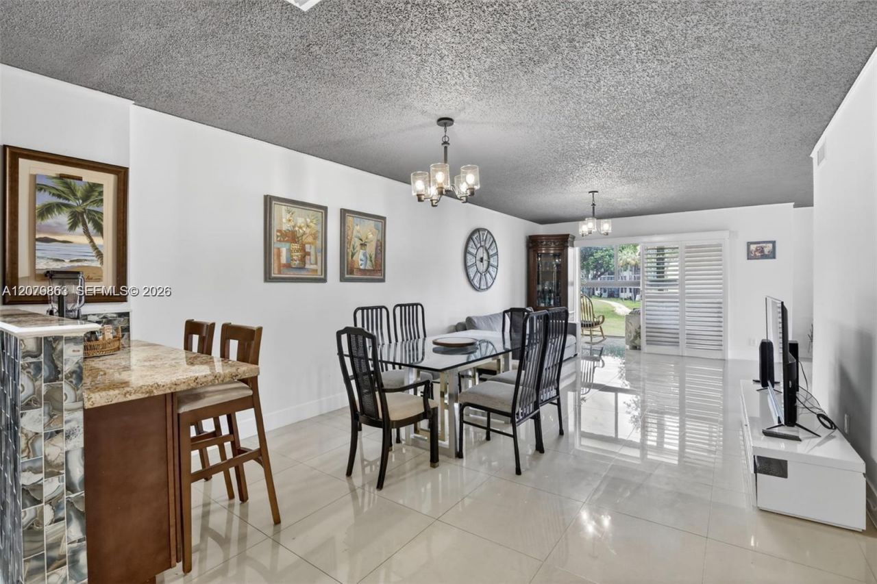 8941 S Hollybrook Blvd , Unit 205, Pembroke Pines, FL 33025 Photo