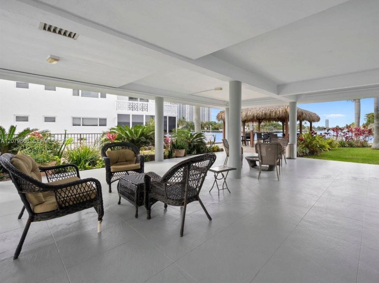 3177 S Ocean Dr, Unit 321, Hallandale Beach, FL 33009 Photo