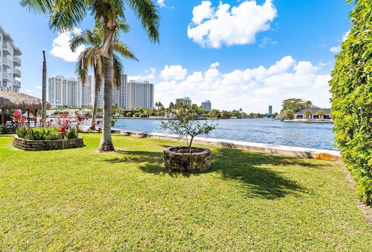 3177 S Ocean Dr, Unit 321, Hallandale Beach, FL 33009 Photo